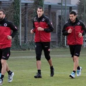 1,5 sezonda sadece 38 dakika forma giydi