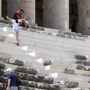Aspendos'ta mermer değil, doğal taş kullanılmış