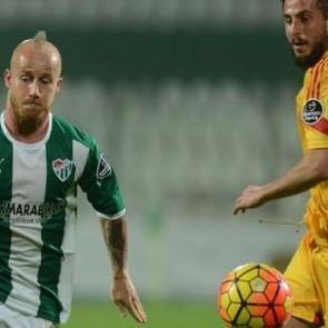 Flaş a&ccedil;ıklama! 2 yıldız kadro dışı bırakıldı