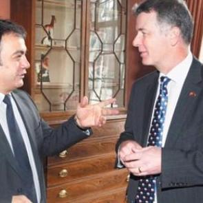 Moore: Güvenli bölgeyi Rusya engelledi