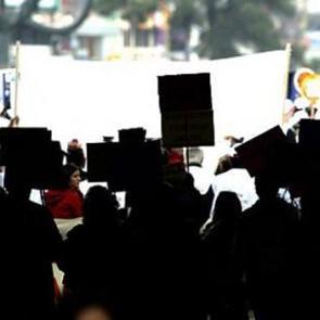 Sur'da basın toplantısı ve y&uuml;r&uuml;y&uuml;ş yasaklandı