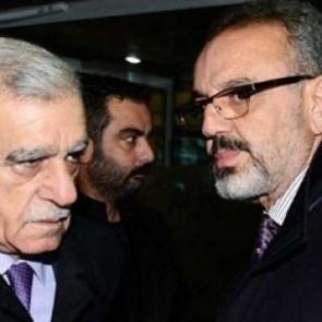 K&uuml;rt belediye başkanlarından PKK'ya rest!