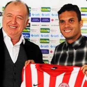 Ramon Motta 2,5 yıllık imzayı attı!