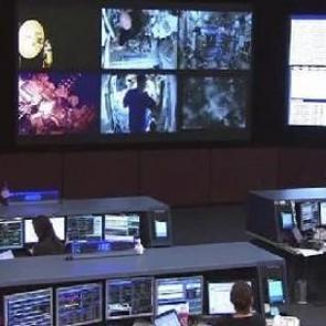 Tarihi uzay y&uuml;r&uuml;y&uuml;ş&uuml; erken sona erdi 