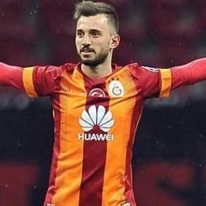 Emre &Ccedil;olak imzaya &ccedil;ok yakın