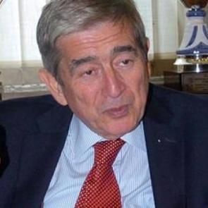 Öymen: Halep’te bir din, bir mezhep hedef alınıyor