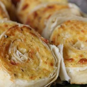 Dilim Dilim Lezzet: Patatesli Rulo Börek