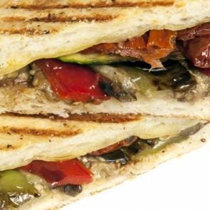 Sağlıklı, Pratik: Izgara Sebze Sandviç