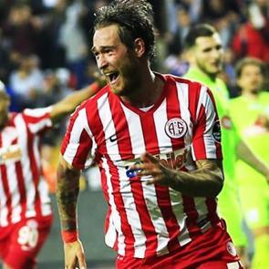 &Ouml;mer'den Beşiktaş itirafı! 'İ&ccedil;imden sevinirim'