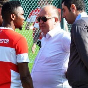 Başkan a&ccedil;ıkladı! Eto'o 20 gole ulaşırsa...