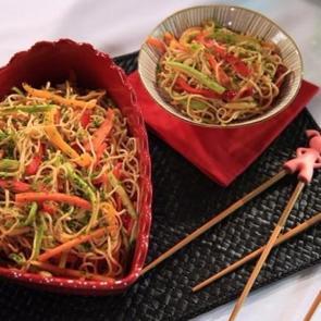 Sebzeli Noodle tarifi