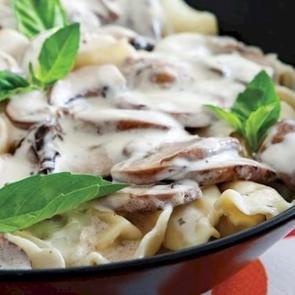 Kremalı mantarlı tortellini tarifi