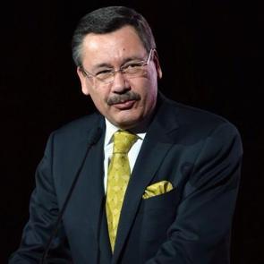 Melih G&ouml;k&ccedil;ek'ten kafaları kurcalayan fotoğraf! - Melih G&ouml;k&ccedil;ek o fotoğraf hakkında ne dedi?