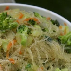 Sebzeli noodle tarifi