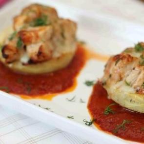 Enginar çanağında sotelenmiş tavuk