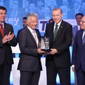 Toyota &ouml;d&uuml;l&uuml; Erdoğan'dan aldı
