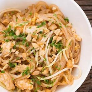 Tavuklu Pad Thai tarifi