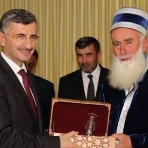 Yılın ahisi onuruna iftar yemegi