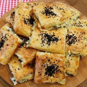 S&uuml;tl&uuml; Peynirli B&ouml;rek tarifi