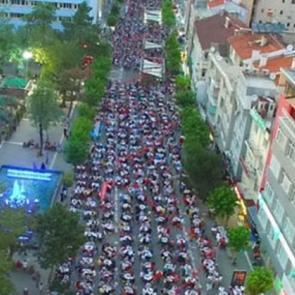 Türkiye'nin en büyük iftar sofrası o ilde kuruldu