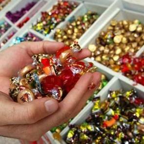 Ambalajına yapışık olan şekere dikkat!.