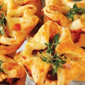 Beyaz peynirli ve domatesli kese b&ouml;rek tarifi