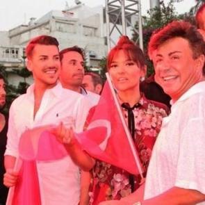 Bodrum'da demokrasi mitingine &uuml;nl&uuml; yağdı 