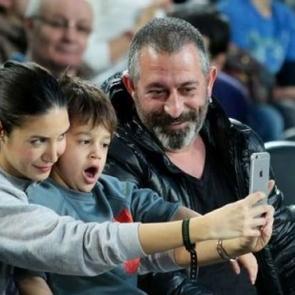 Cem Yılmaz'dan s&uuml;rpriz karar