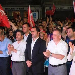 Ey&uuml;p Sultan'dan FET&Ouml;'ye uluslararası darbe