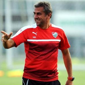 Hamza Hamzaoğlu stoper i&ccedil;in o ma&ccedil;ı izledi!