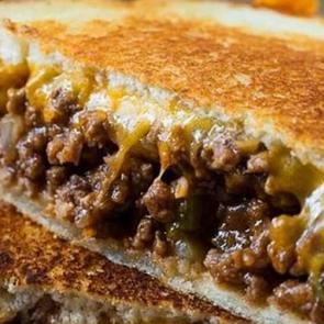 Kıymalı Cheddarlı Tost tarifi