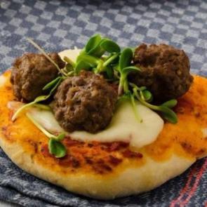 Köfteli Pizza tarifi