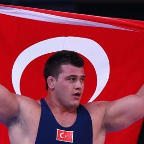 'G&uuml;nde 1 kasa meyve, 3 kilo et, 5 ekmek yiyor'