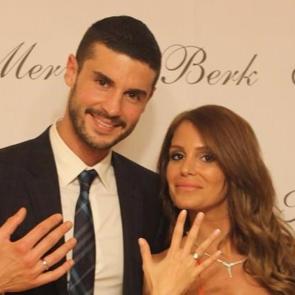 &Uuml;nl&uuml; oyuncu evleniyor