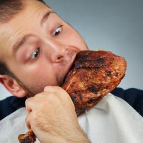 Yemek yerken dilinizi ısırdığınızda bunu yapın!