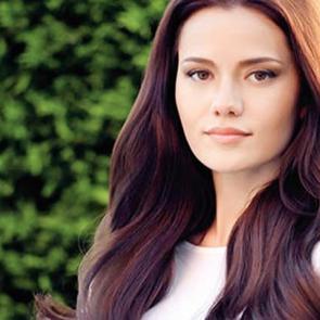 Fahriye Evcen kimdir? Ka&ccedil; yaşında ve aslen nerelidir