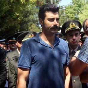 Şehit yeğenini son yolculuğuna uğurladı