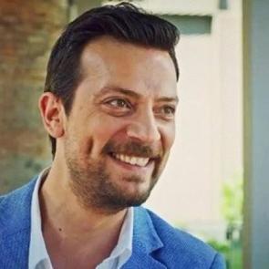 &Uuml;nl&uuml; oyuncu attan d&uuml;şt&uuml;, durumu ağır!