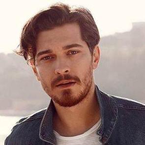 &Ccedil;ağatay Ulusoy kimdir? Aslen nereli ve ger&ccedil;ek yaşı ka&ccedil;tır?