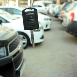 İthal otomobiller yerlileri ge&ccedil;ti