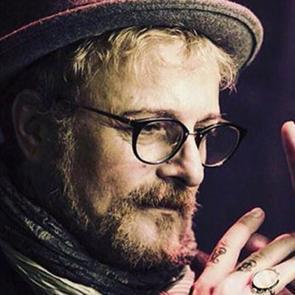 Harun Kol&ccedil;ak kimdir? Aslen nereli ve ka&ccedil; yaşındadır?