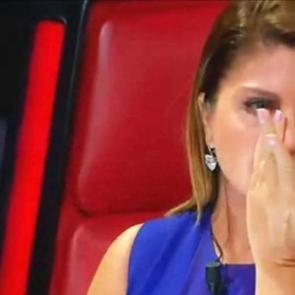 Sibel Can hastanelik oldu! Kulağına ka&ccedil;an &ccedil;ubuk...