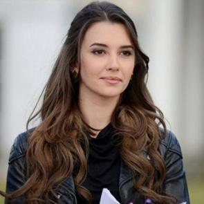 Leyla Lydia Tuğutlu kimdir? Aslen nereli ka&ccedil; yaşındadır?