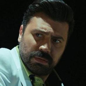 &Uuml;nl&uuml; oyuncu B&uuml;lent Emrah Parlak&rsquo;ın acı g&uuml;n&uuml;