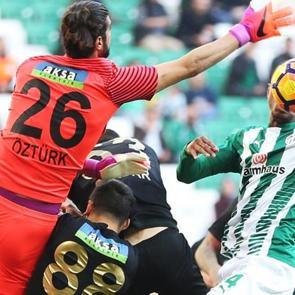 Bursa'da kalecilerin g&uuml;n&uuml;! G&uuml;len yok