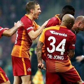 Aslan evinde kendine geldi!