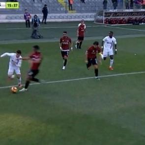 Trabzonzsporluları &ccedil;ıldırtan penaltı pozisyonu!