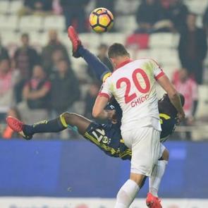 R&ouml;veşata gol&uuml; iptal edildi, F.Bah&ccedil;eliler isyanda!