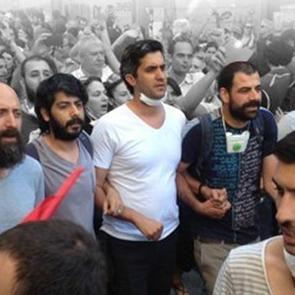 İngiltere'ye ka&ccedil;an Mehmet Ali Alabora'dan tepki &ccedil;eken tweet