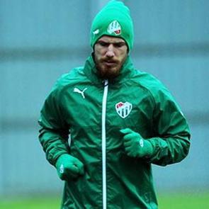 Serdar Aziz Beşiktaş'a mı? Menajeri a&ccedil;ıkladı!